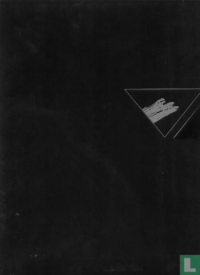 Free flight storage box