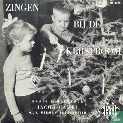 Zingen bij de Kerstboom