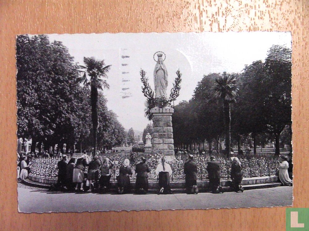 Le vierge couronnée