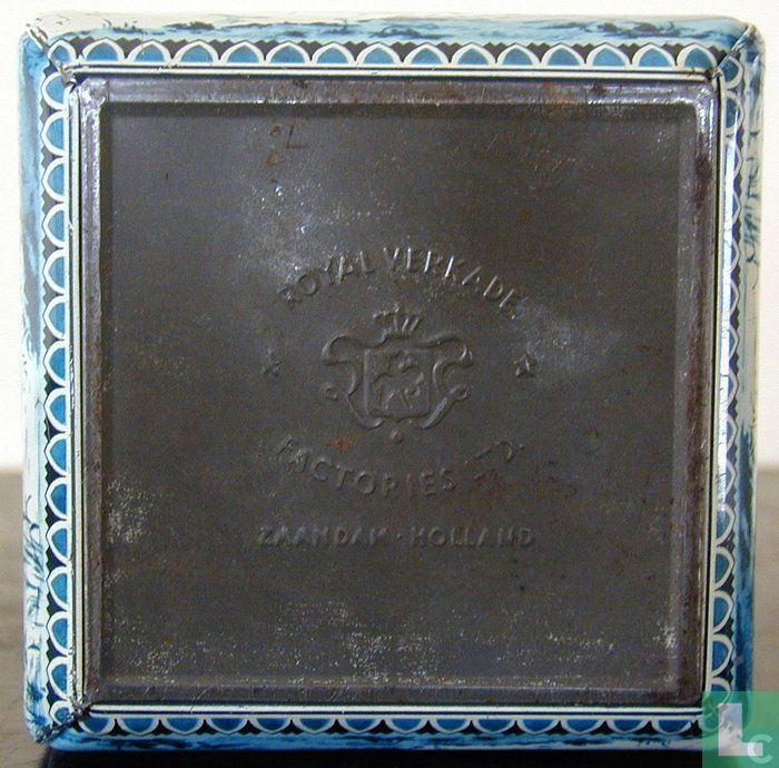 Assorted Biscuits Delft Blue