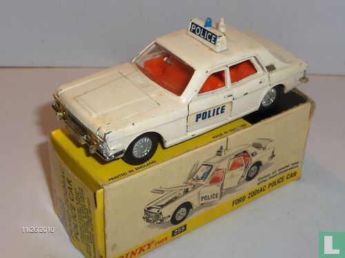 Ford Zodiac Mark IV Police Car 0255 G1-1a (1967) - Dinky Toys