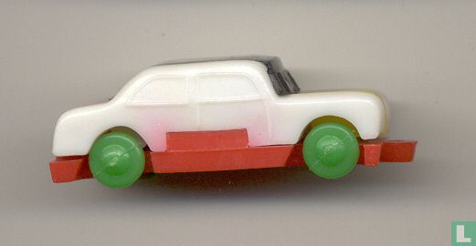 Car [white-red-green]
