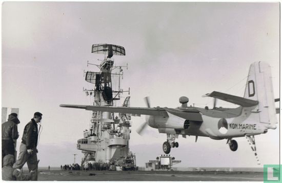 Grumman S-2A Tracker in de landing op de Karel Doorman