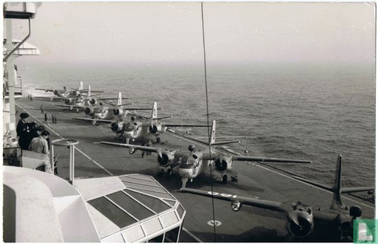 Flightline van Grumman S-2A Trackers op vliegdekschip Karel Doorman