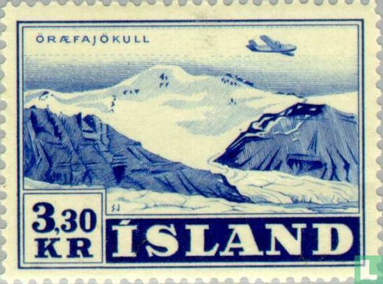 Vliegtuig boven Öræfajökull