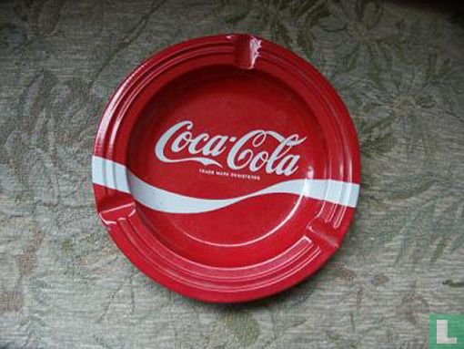 Metalen asbak Coca-Cola