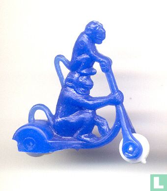 Monkeys on scooter - Image 1
