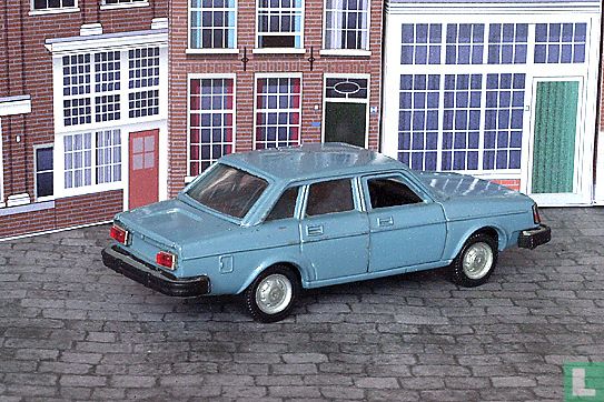 Volvo 244GL - Image 2