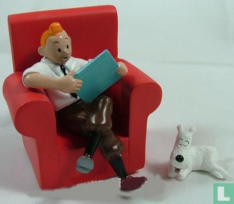 Tintin et Milou dans Sofa (L'Oreille cassée)