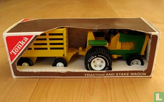 Tonka #995 Tractor and Stake Wagon