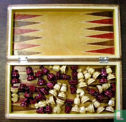 Schaak en backgammon  in houten cassette - Afbeelding 3