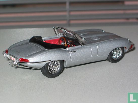 Jaguar E-type - Afbeelding 2