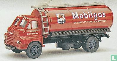 Bedford ‘S’ Type Tanker - Mobilgas