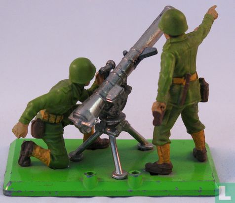 US Recoilles Rifle and team - Image 2
