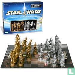 Star Wars Ep. II: Attack of the Clones Chess Set