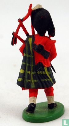 Scots Highlanders Piper - Image 2