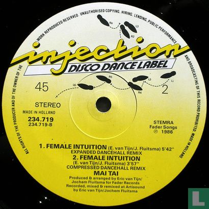 Female intuition - Afbeelding 3