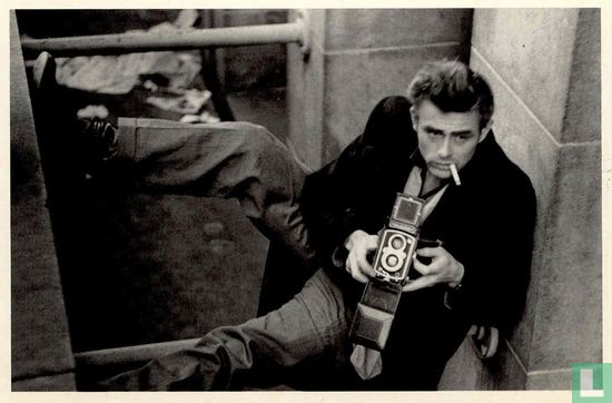James Dean with his camera, 1954, 1113