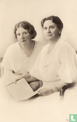 H. M. Koningin Wilhelmina en H. K. H. Prinses Juliana - Image 1