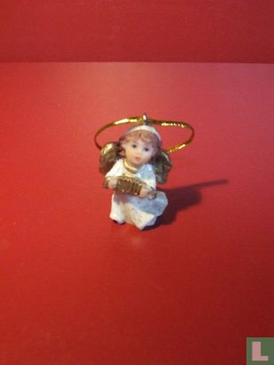 Angel with accordion