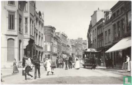 Zo was Dordrecht. Bagijnhof-Visstraat omstreeks 1910