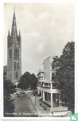 St. Vituskerk met Grand Hotel Gooiland