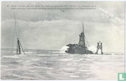 Wrak van het gestrande S.S. Berlin, 21 Februari 1907. Links mast van ´t gezonken voorschip, waarmede circa 60 personen in de diepte verdwenen