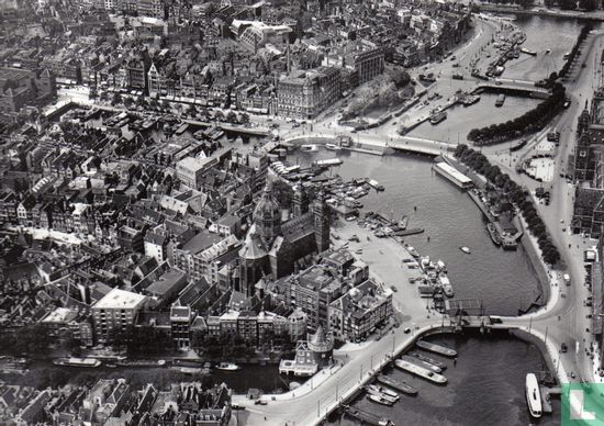 Luchtfoto Prins Hendrikkade