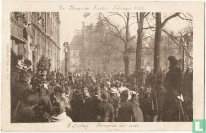 De Haagsche Feesten Februari 1901. Buitenhof. Passeeren der Stoet