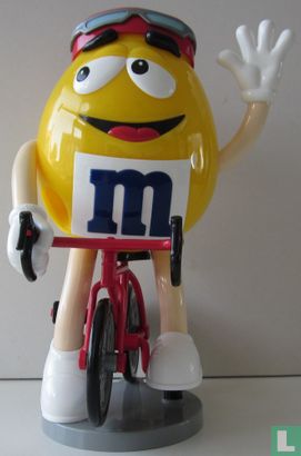 M&M's Geel op rode fiets - Image 1