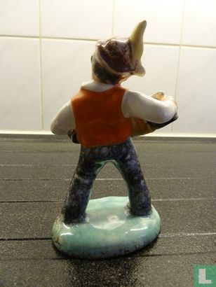 Squeezebox statue - Image 2