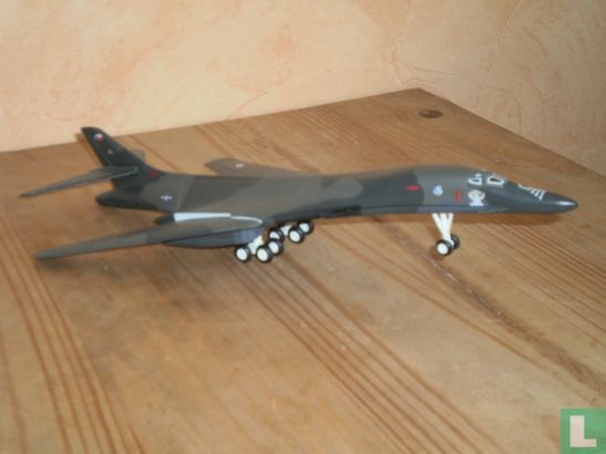 Rockwell B-1B Lancer - Image 2