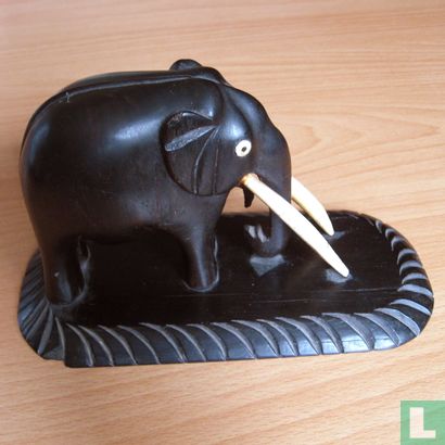Elephant (Black Forest wood carving) - Image 2