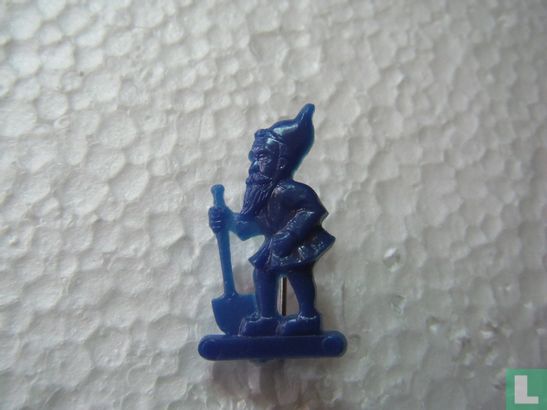 Dwarf with spade [blue]