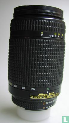 Nikon  ED AF Nikor 70-300 - Bild 1