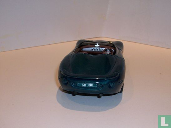 Jaguar XK180 - Bild 3