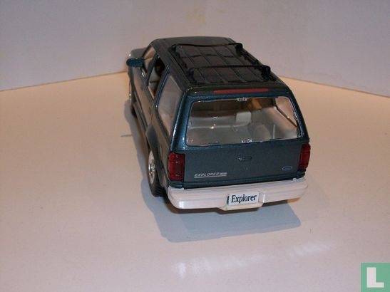 Ford Explorer - Afbeelding 3