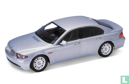BMW 745i
