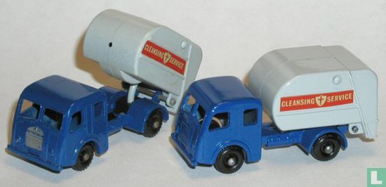 Tippax Refuse Truck - Image 3
