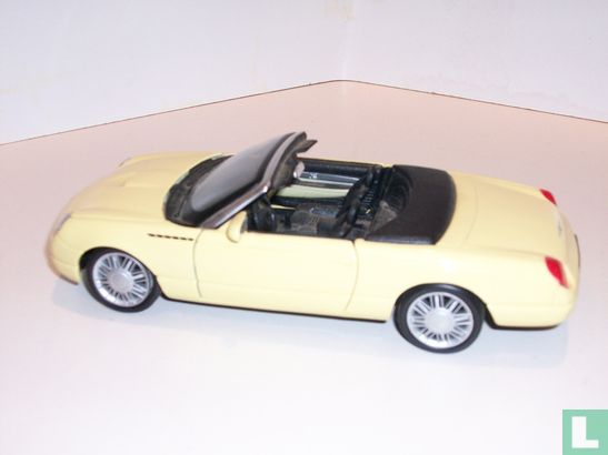 Ford Thunderbird Show Car - Image 2
