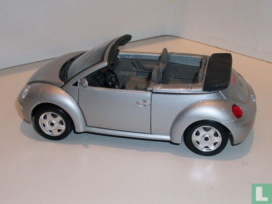 VW New Beetle Cabriolet - Image 2