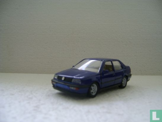 VW Vento - Image 2