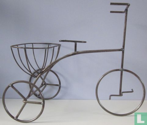 Tricycle avec benne arrière - Image 1