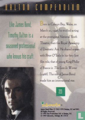 Like James Bond, Timothy Dalton is a seasoned prof. - Afbeelding 2
