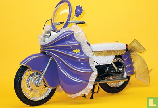 Custom Batgirl Motorcycle - Image 1