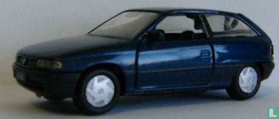 Opel Astra F - Afbeelding 1