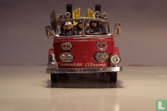 American LaFrance Aerial Rescue Truck - Image 2