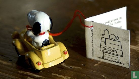 Snoopy in gele auto - Afbeelding 3