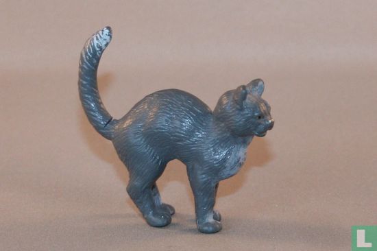 High back gray cat - Image 1