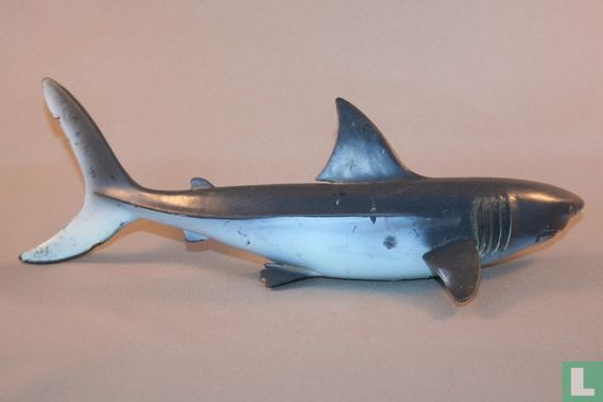 White Shark - Image 2